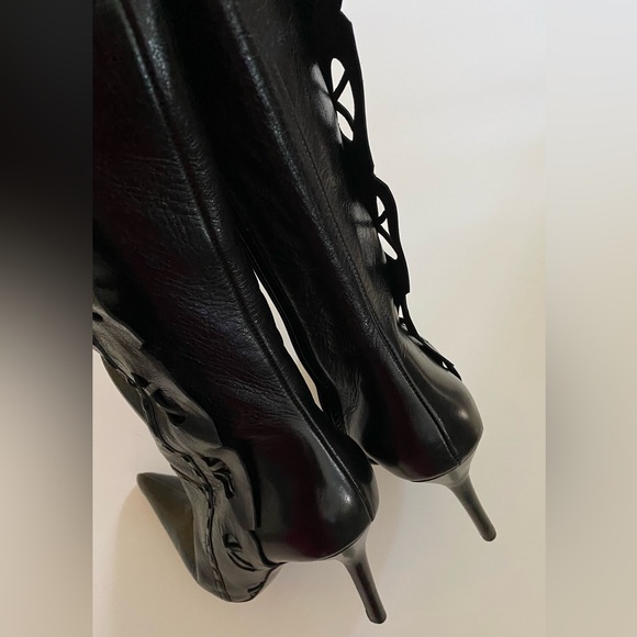 Elegant Black Knee-High Heels - Picture 14 of 16